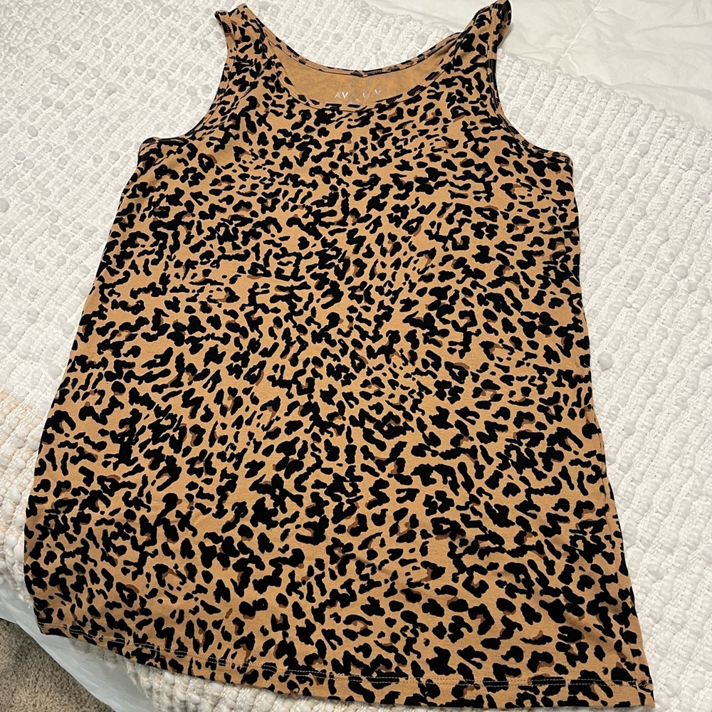 SALE!- 1x leopard print tee